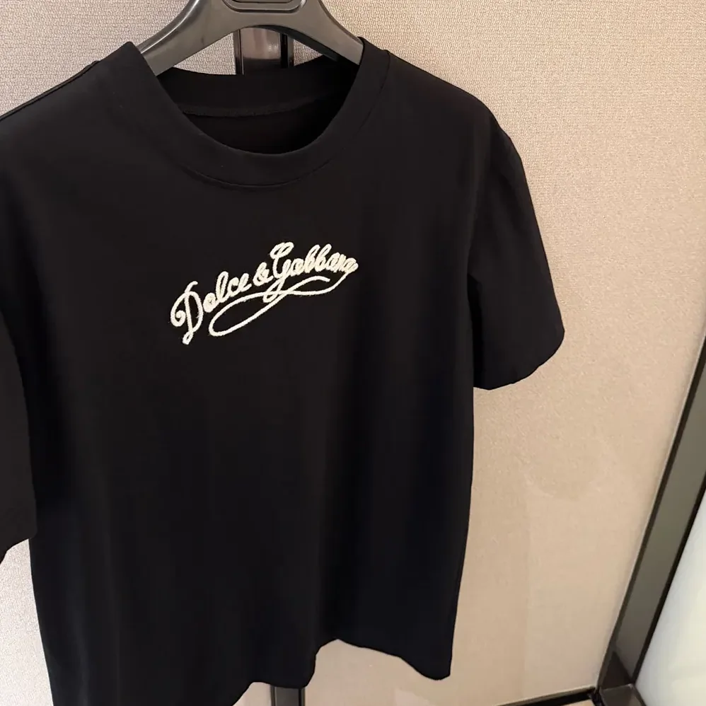 Dolce Gabbana D&G Jersey T-Shirt With Embroidery for Women in Black Dolce Gabbana D&G Jersey T-Shirt With Embroidery for Women in Black