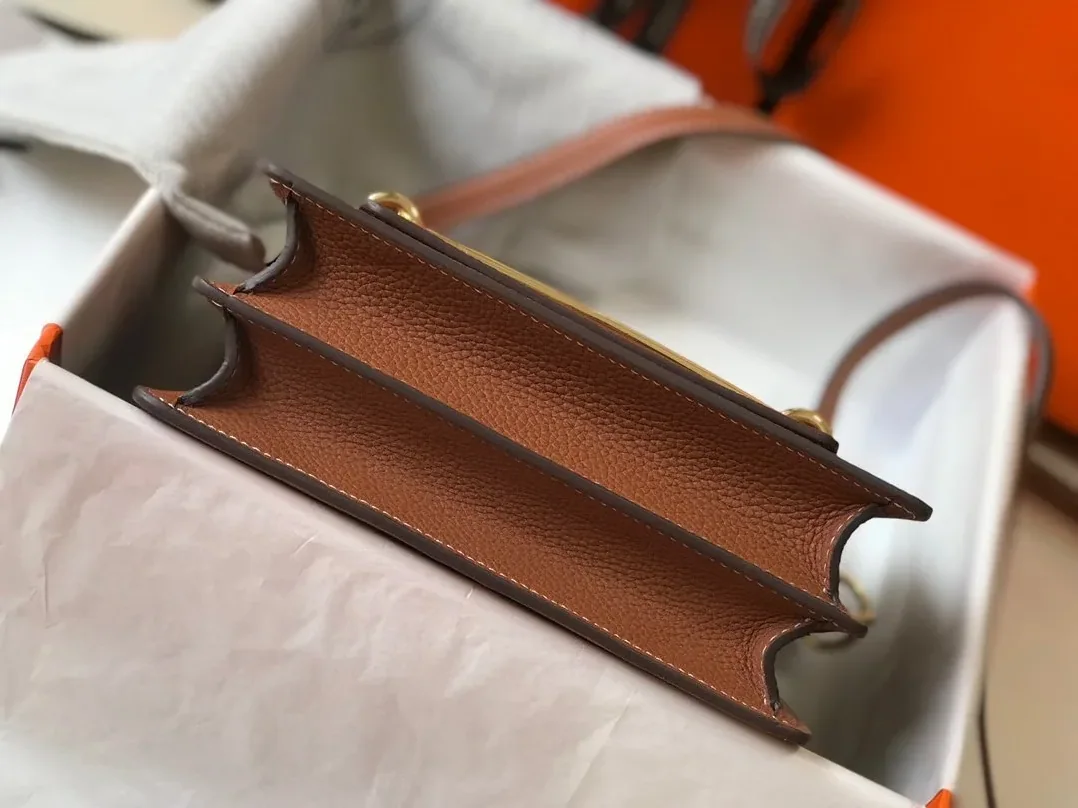 Hermes Mini Evercolor Sac Roulis 19 Brown Hermes Mini Evercolor Sac Roulis 19 Brown