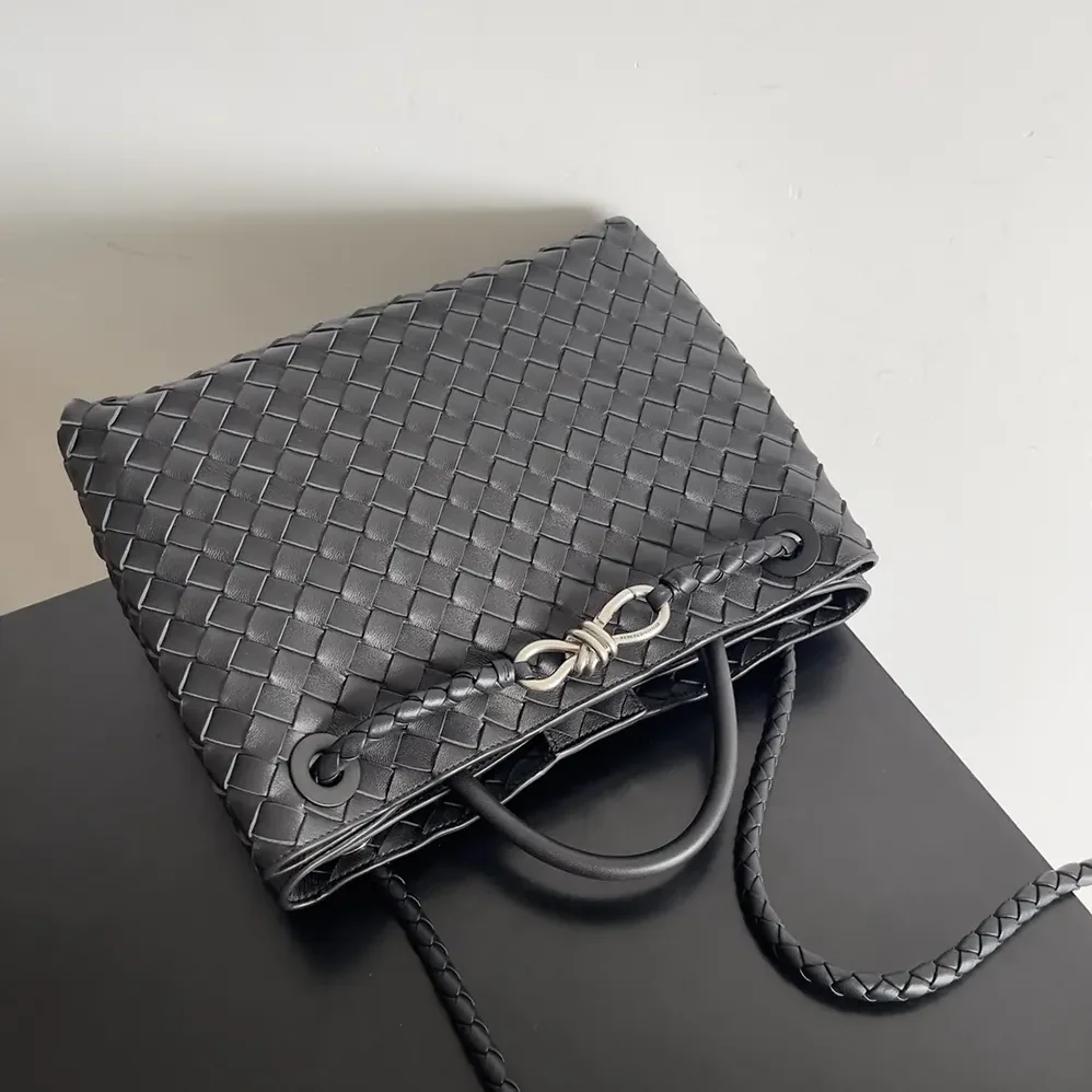 Bottega Veneta Medium Andiamo in Supple Intrecciato Leather for Women in Black/Silver Bottega Veneta Medium Andiamo in Supple Intrecciato Leather for Women in Black/Silver