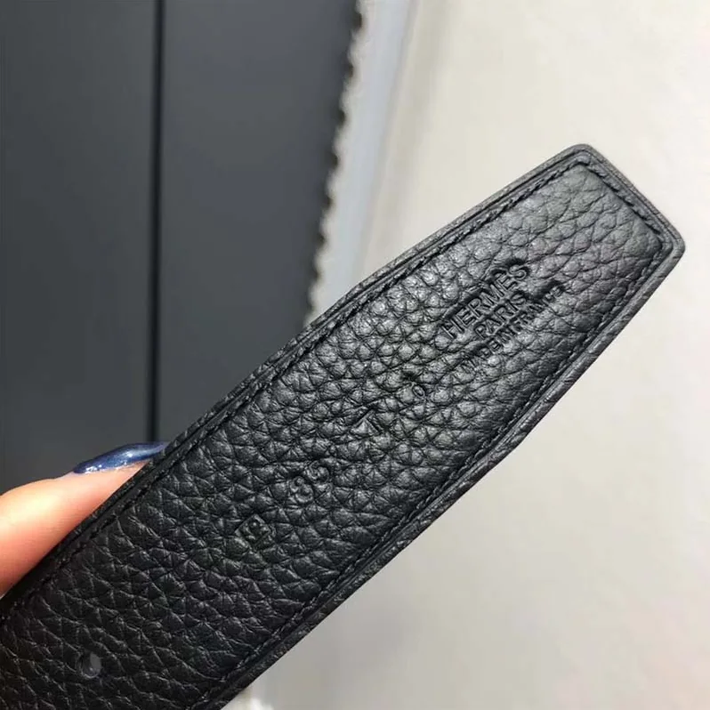 Hermes Street H Belt Buckle & Reversible Leather Strap 32 mm for Men in Black Hermes Street H Belt Buckle & Reversible Leather Strap 32 mm for Men in Black