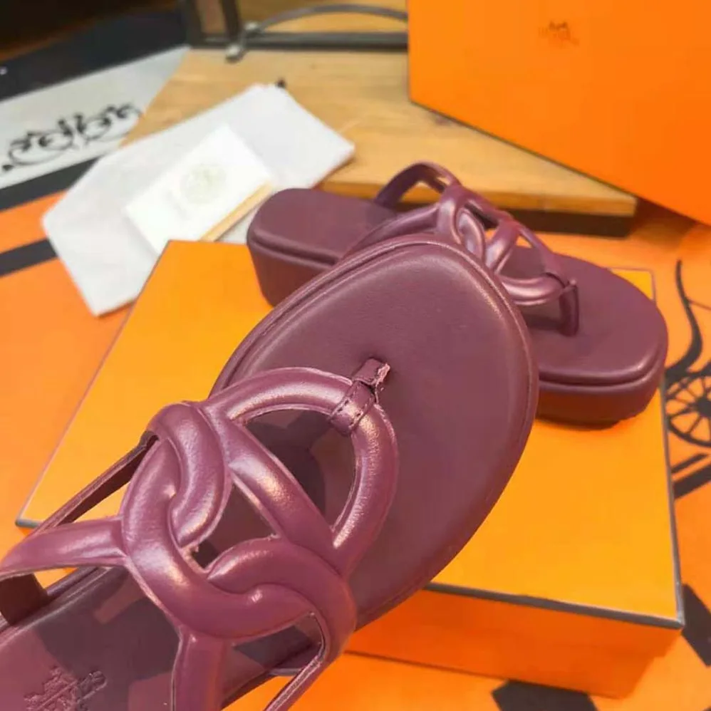 Hermes Gipsy Sandal in Nappa Leather for Women in Maroon