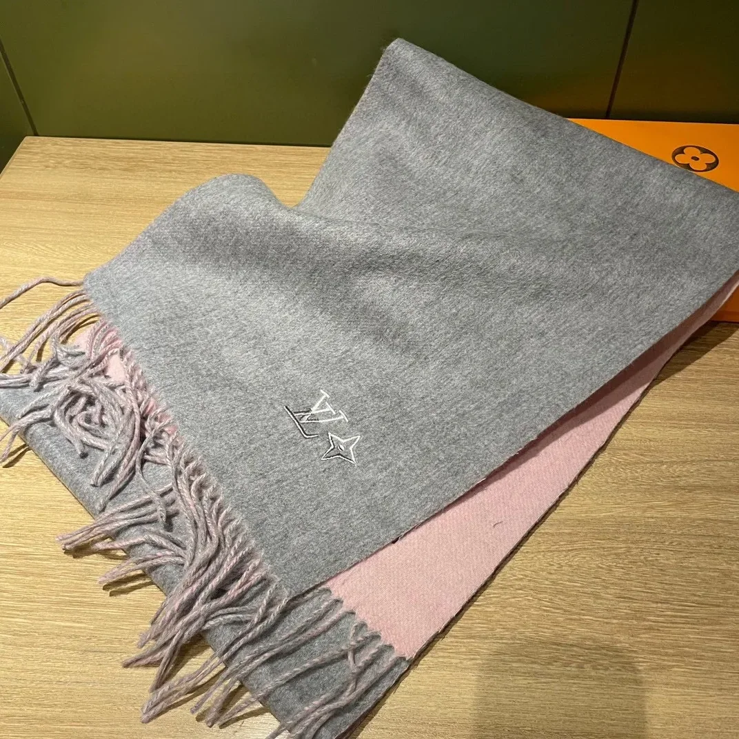 Louis Vuitton The Cashmere Scarf Grey Louis Vuitton The Cashmere Scarf Grey