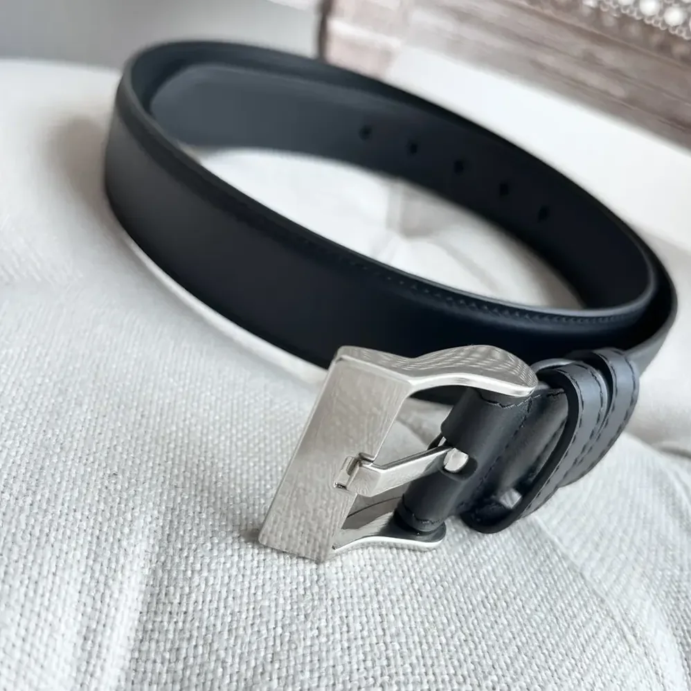 Bottega Veneta Smooth Calfskin Leather Belt for Unisex in Black