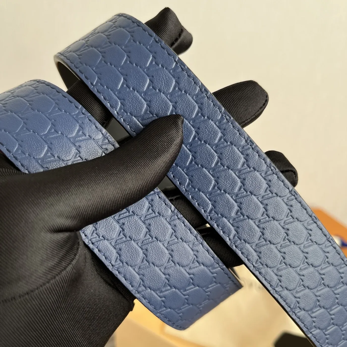 Louis Vuitton LV Initiales Embossed Belt Navy Blue With Matte White Buckle Louis Vuitton LV Initiales Embossed Belt Navy Blue With Matte White Buckle