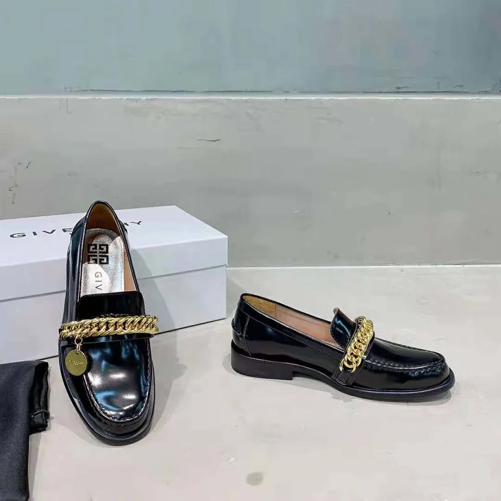 Givenchy Loafers in Leather with Chain for Women in Black