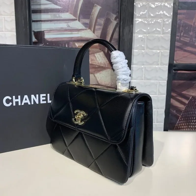 Chanel CC Shoulder Bag in Black Gold Hardware Chanel CC Shoulder Bag in Black Gold Hardware