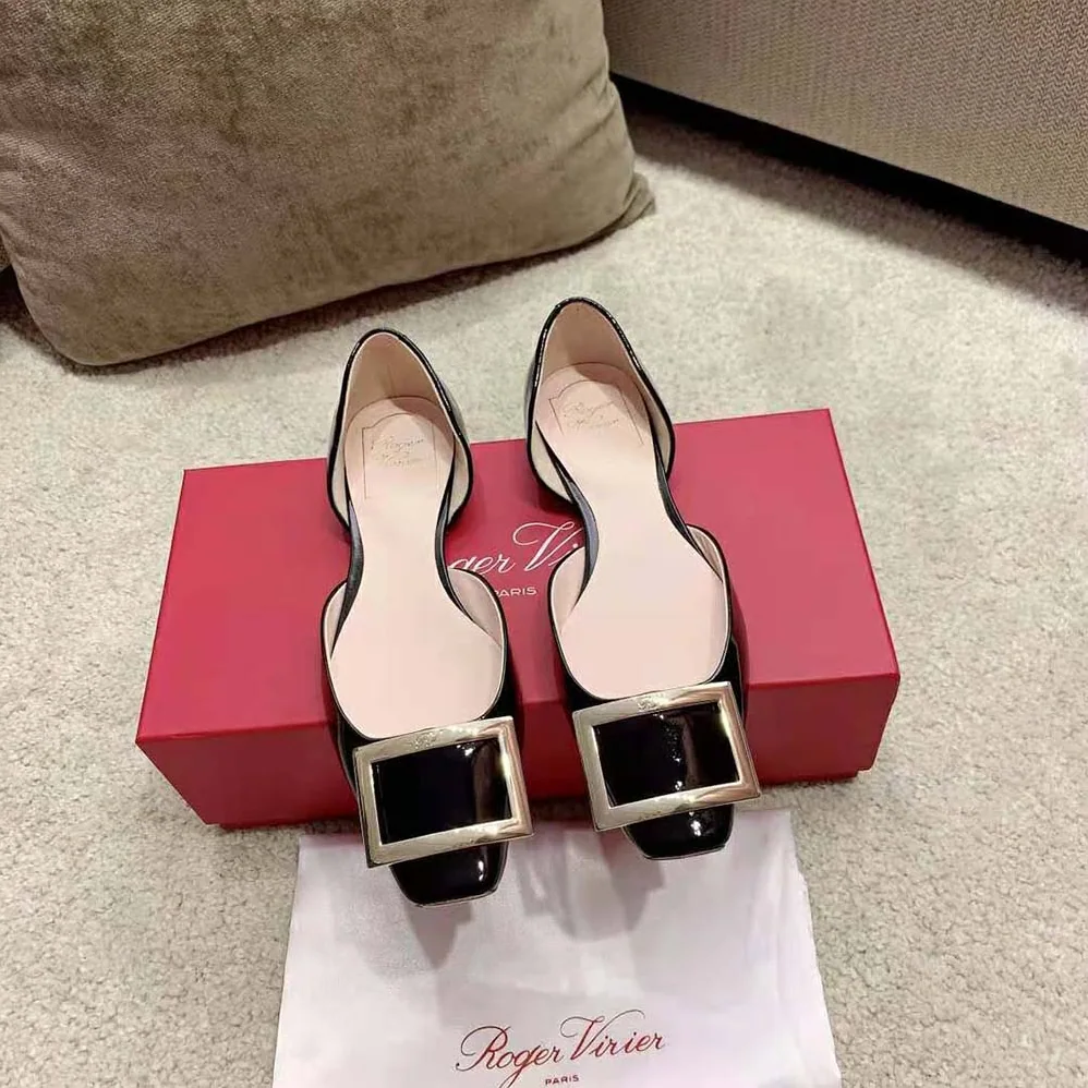 Roger Vivier Trompette Dorsay Metal Buckle Ballerinas in Patent Leather for Women in Black Roger Vivier Trompette Dorsay Metal Buckle Ballerinas in Patent Leather for Women in Black