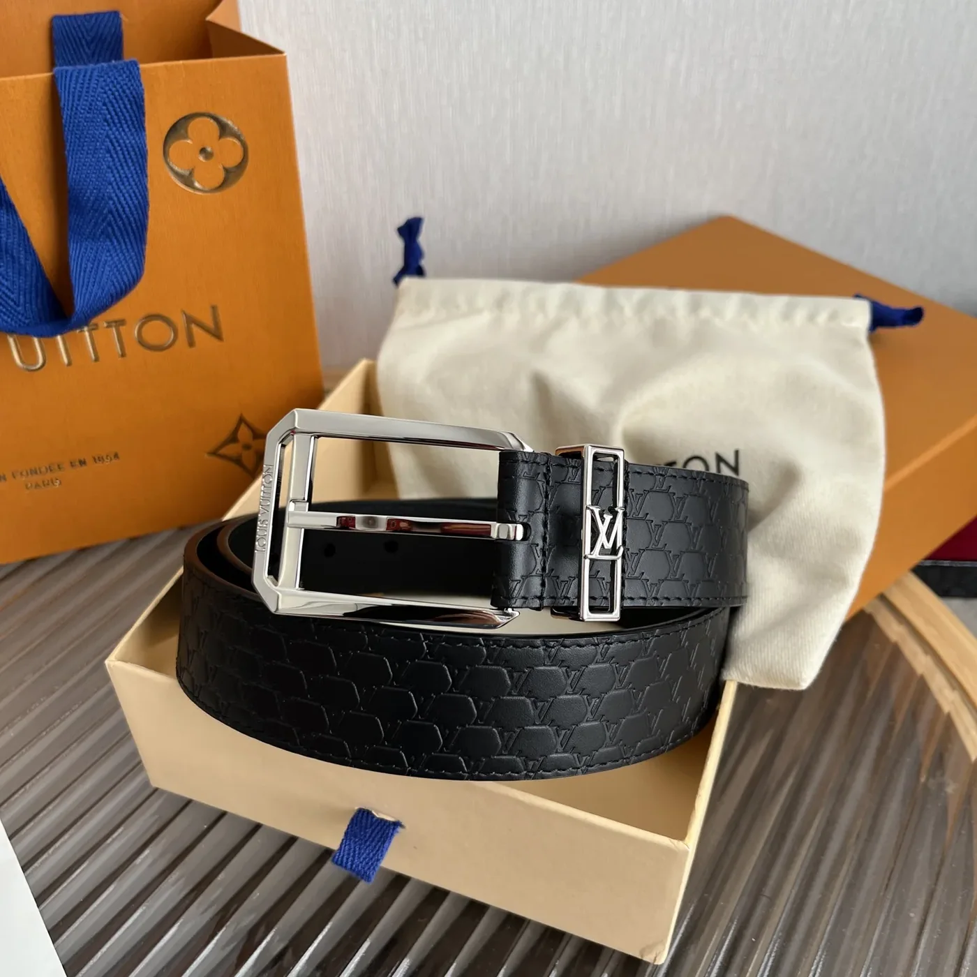 Louis Vuitton Blason Embossed Belt Black With Silver Buckle Louis Vuitton Blason Embossed Belt Black With Silver Buckle