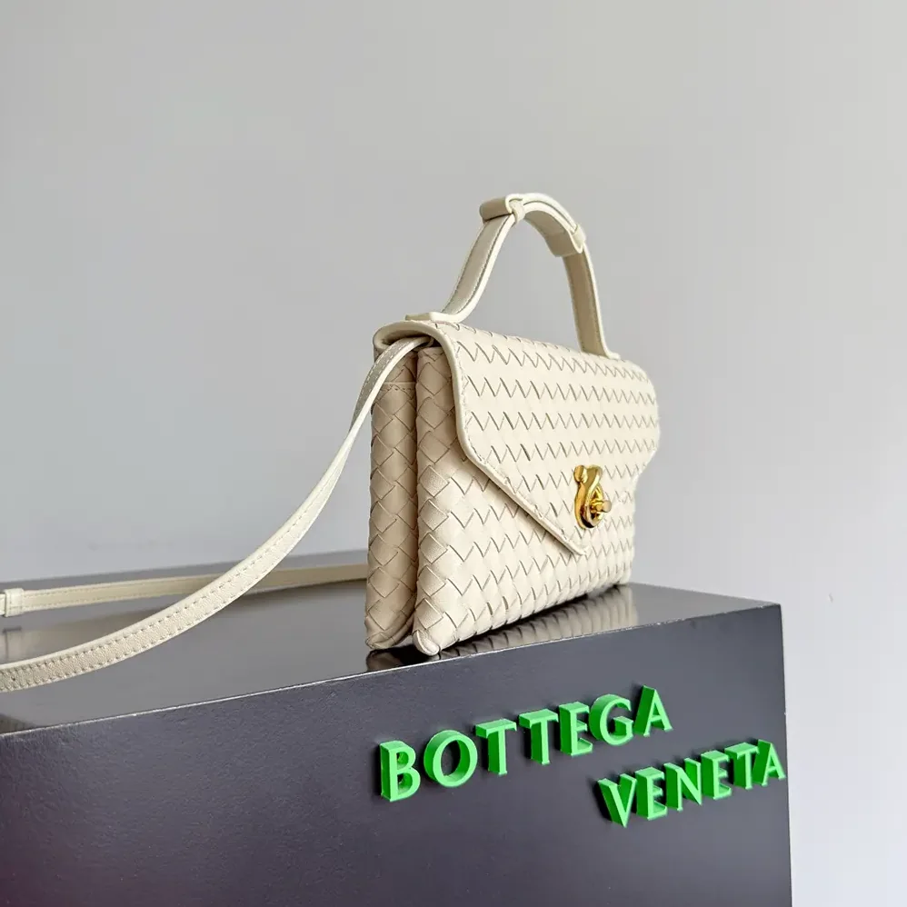 Bottega Veneta Knot Lock in Intrecciato Piccolo Leather for Women in White