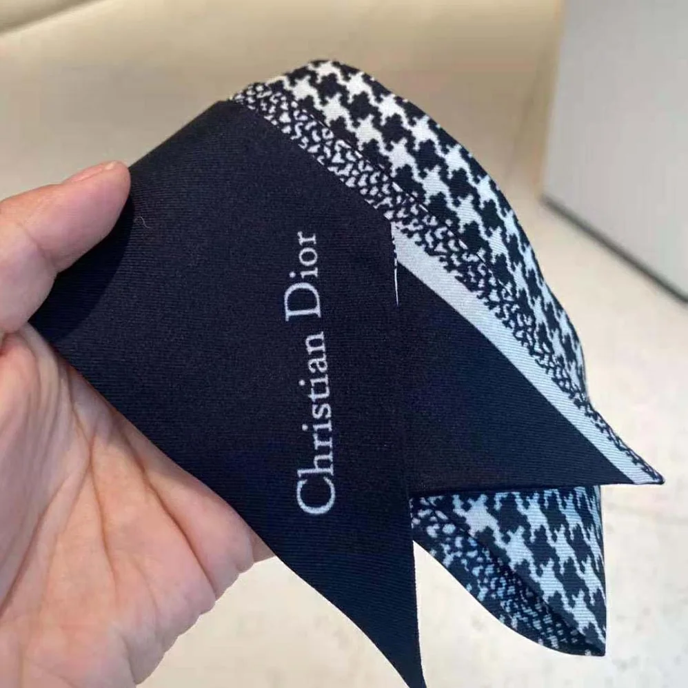 Dior 30 Montaigne Mitzah Scarf Black and White Silk Twill for Women