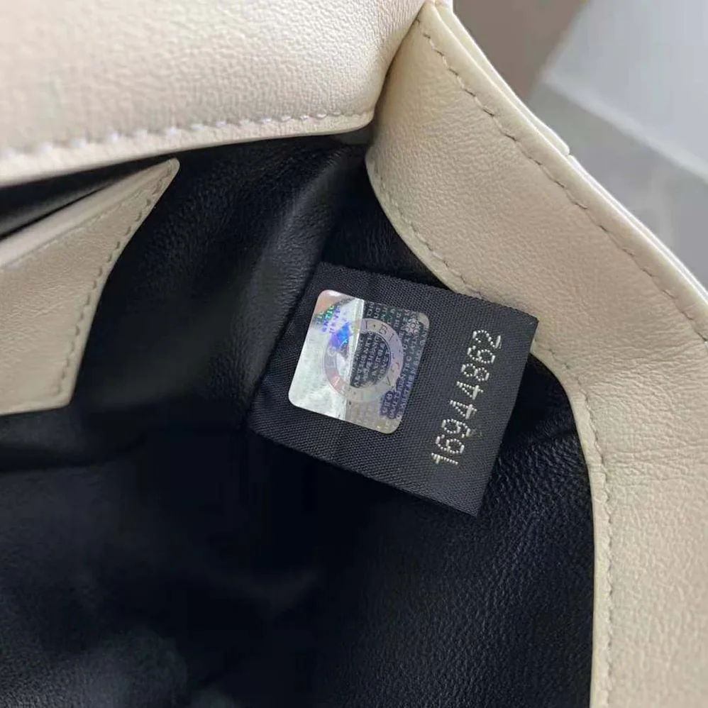 Bvlgari Serpenti Cabochon Crossbody Mini Bag for Women in White Bvlgari Serpenti Cabochon Crossbody Mini Bag for Women in White
