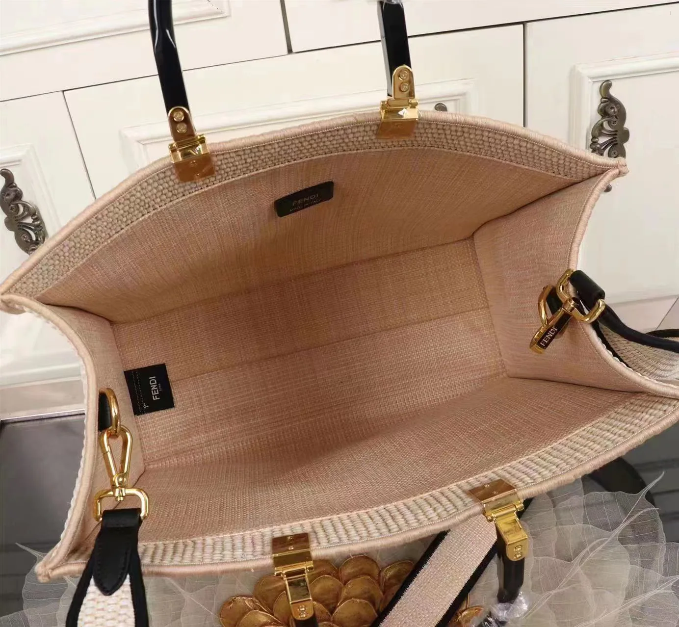 Fendi Sunshine Large Woven Straw Shopper for Women in Beige Fendi Sunshine Large Woven Straw Shopper for Women in Beige