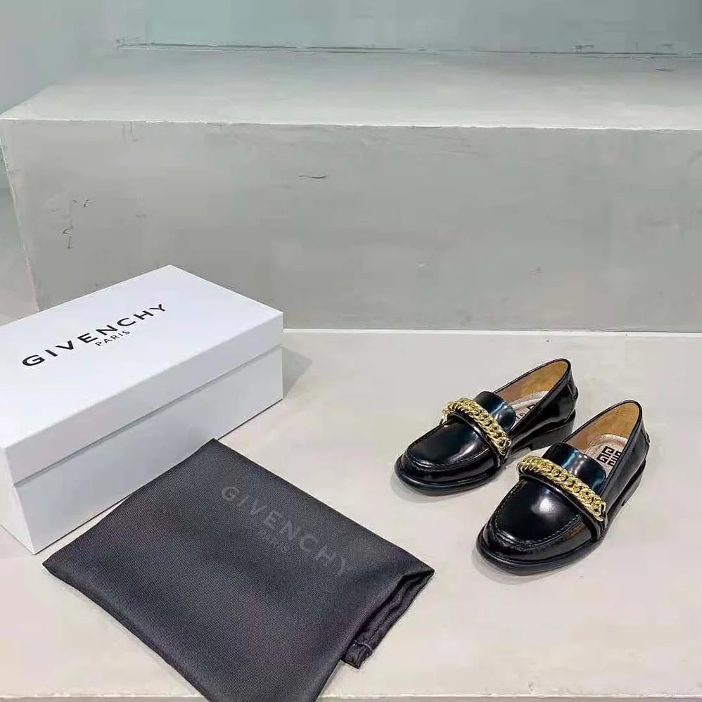 Givenchy Loafers in Leather with Chain for Women in Black