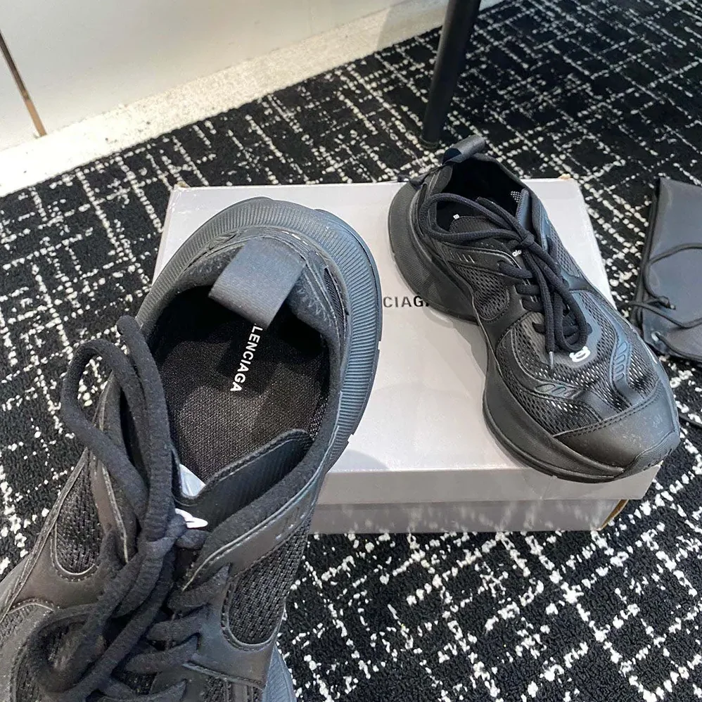Balenciaga Circuit Sneaker in Black Polyester for Unisex Balenciaga Circuit Sneaker in Black Polyester for Unisex