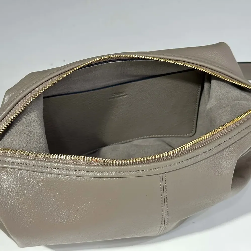 Chloe Small Bracelet Hobo Bag in Grained Leather for Women in Grey
