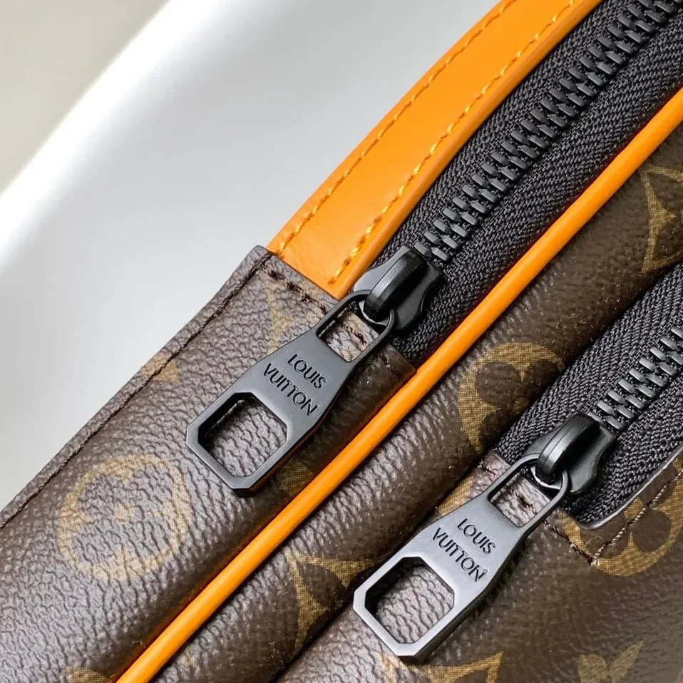 Louis Vuitton Avenue NM Slingbag Brown / Louis Vuitton Avenue NM Slingbag Brown /