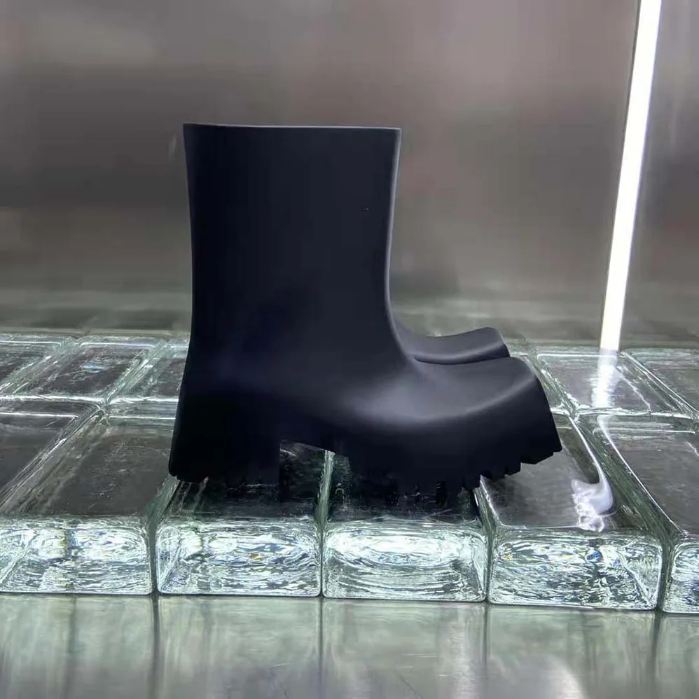 Balenciaga Trooper Rubber Boot in Black for Men