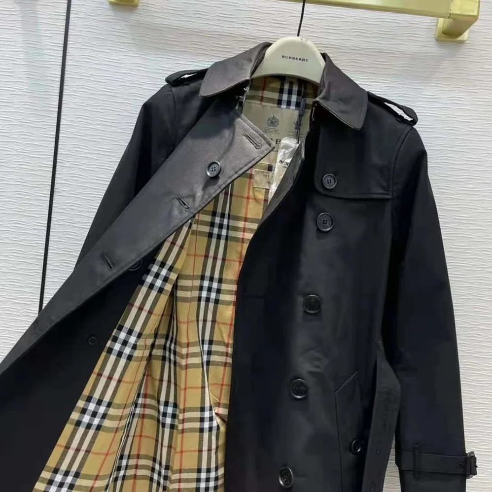 Burberry The Mid-length Chelsea Heritage Trench Coat for Women