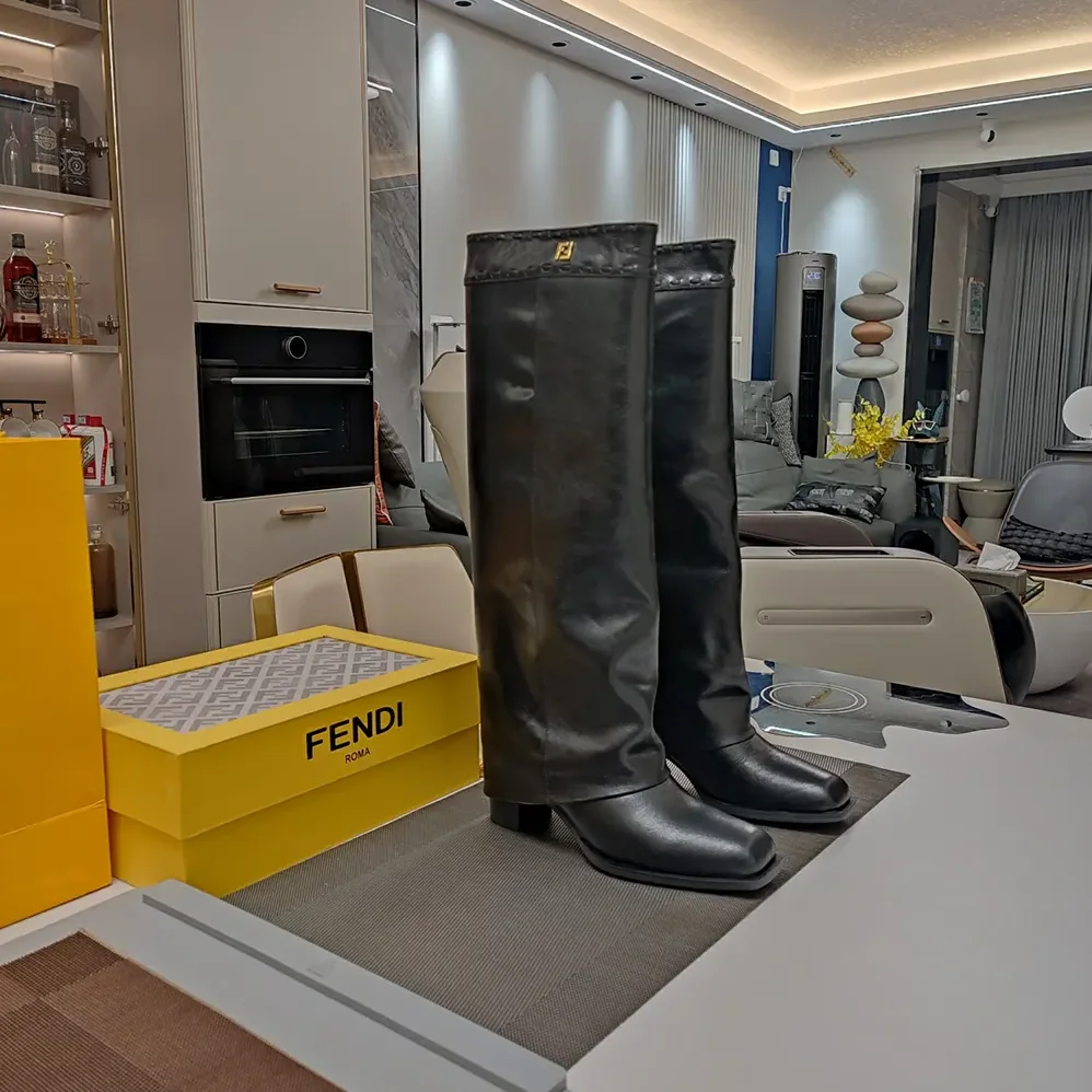 Fendi Show Black Leather Hhigh for Women in heeled Boots Fendi Show Black Leather Hhigh for Women in heeled Boots