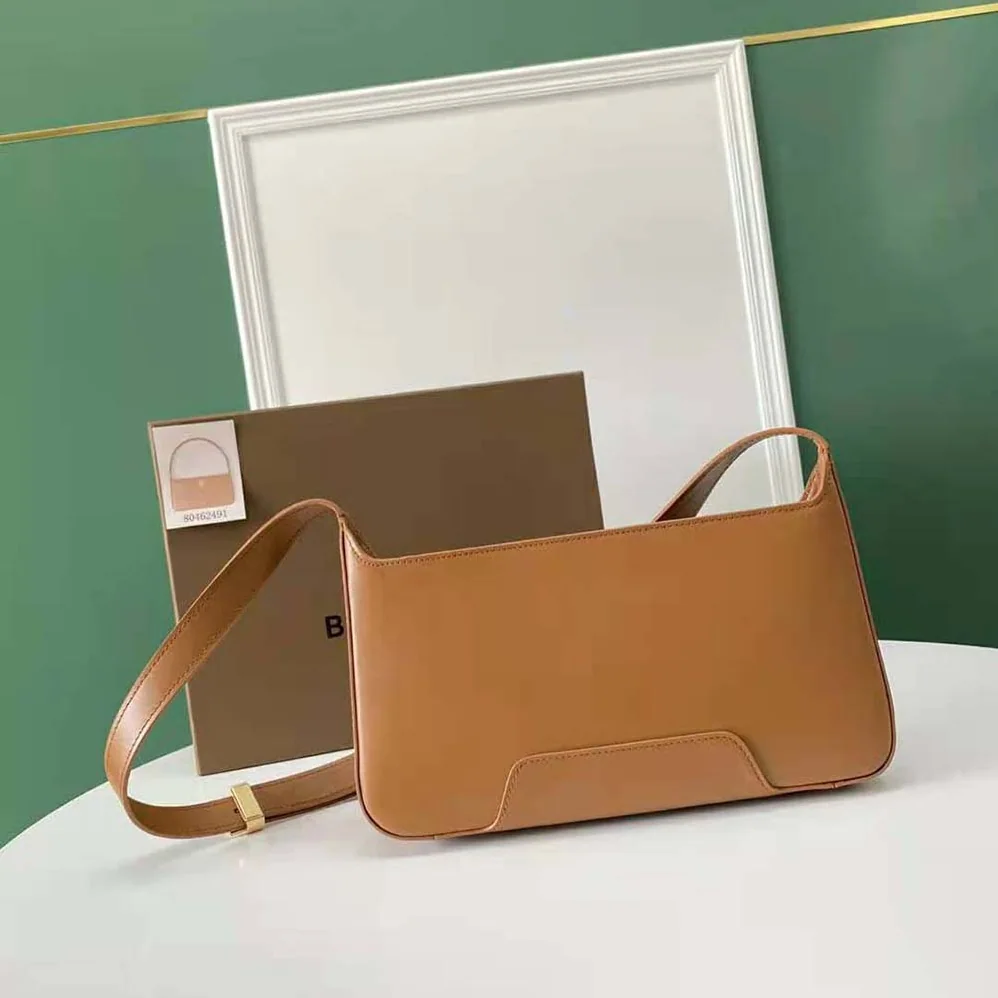 Burberry Leather TB Shoulder Bag for Women in Brown Burberry Leather TB Shoulder Bag for Women in Brown