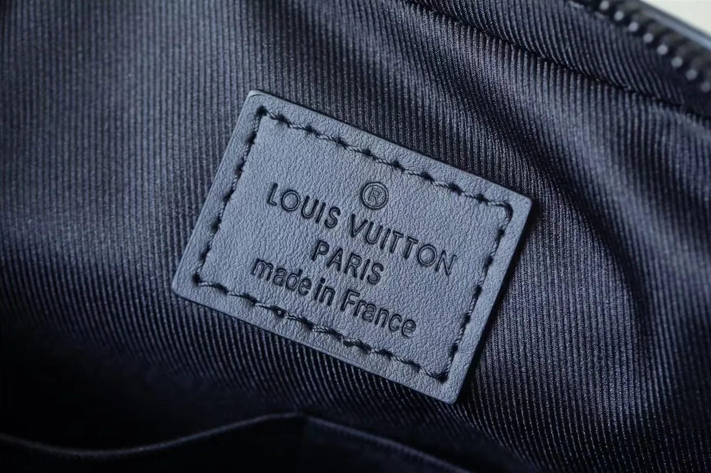 Louis Vuitton Trio Messenger Damier Spray Blue Louis Vuitton Trio Messenger Damier Spray Blue