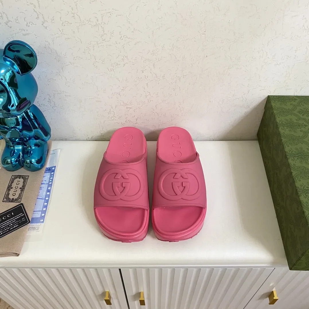 Gucci Interlocking G Slide Sandal Pink Gucci Interlocking G Slide Sandal Pink