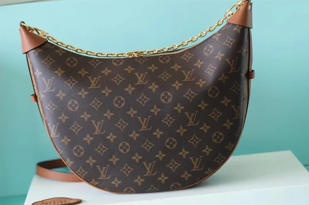 Louis Vuitton Loop Monogram Canvas By Nicolas Ghesquiere Louis Vuitton Loop Monogram Canvas By Nicolas Ghesquiere