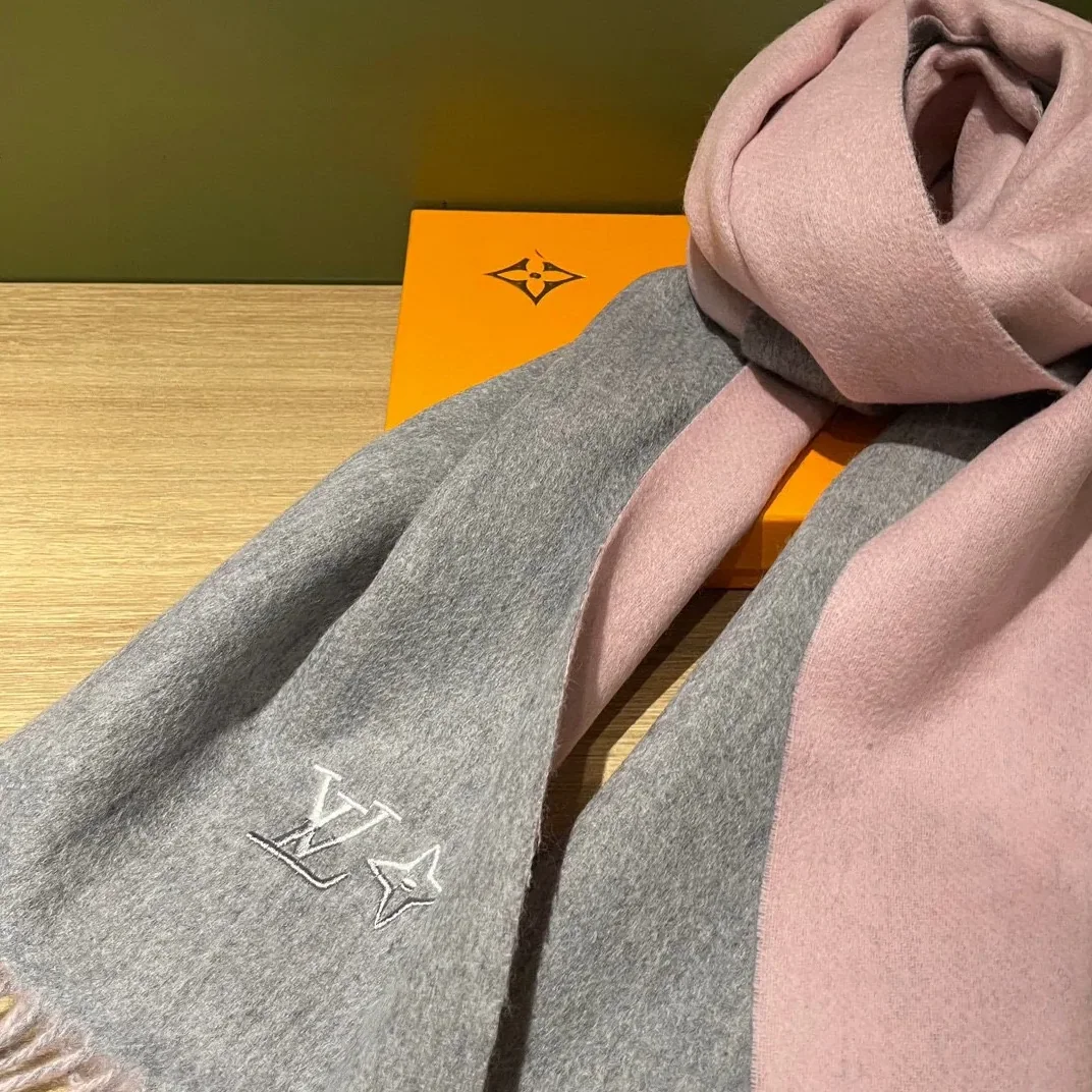 Louis Vuitton The Cashmere Scarf Grey Louis Vuitton The Cashmere Scarf Grey