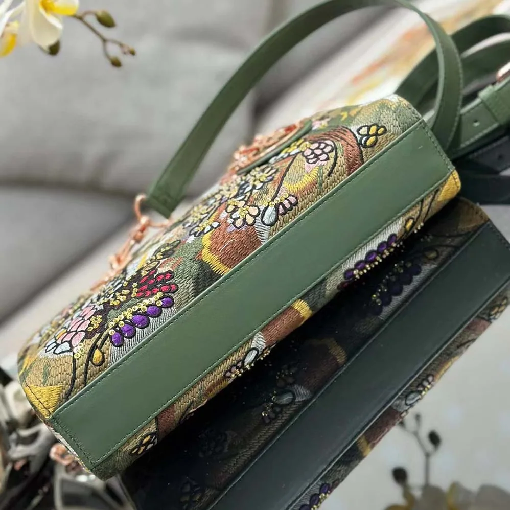 Dior Medium Lady D-joy Bag Beige Multicolor Brocart Embroidery for Women Dior Medium Lady D-joy Bag Beige Multicolor Brocart Embroidery for Women