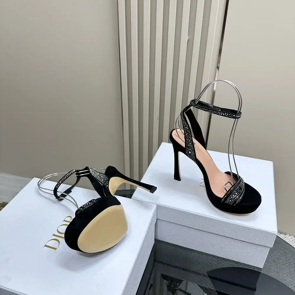 Dior Or Dway Heeled Sandal Black Cotton Embroidered with Thread and Silver for Women in Tone Strass Dior Or Dway Heeled Sandal Black Cotton Embroidered with Thread and Silver for Women in Tone Strass
