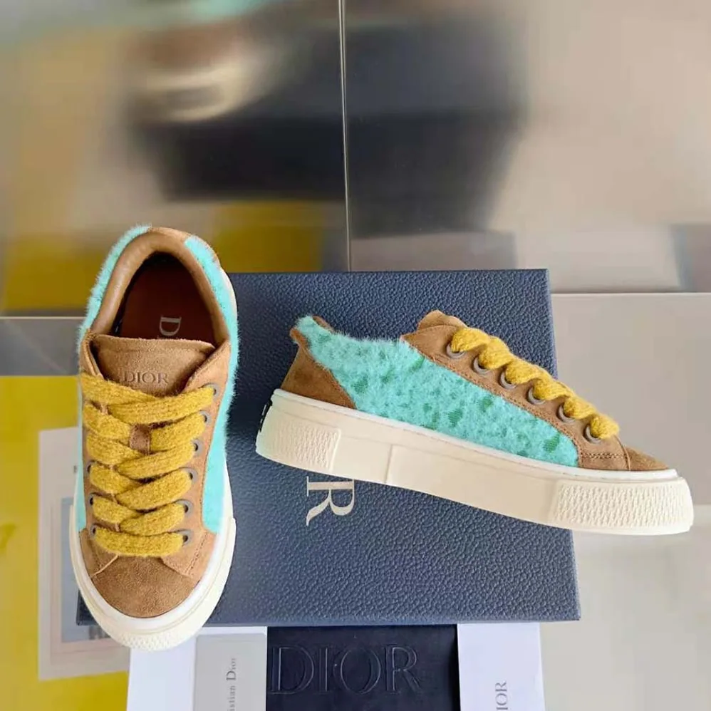 Dior B33 Sneaker – Limited and Numbered Edition for Men in with Digital Twin Dior B33 Sneaker – Limited and Numbered Edition for Men in with Digital Twin