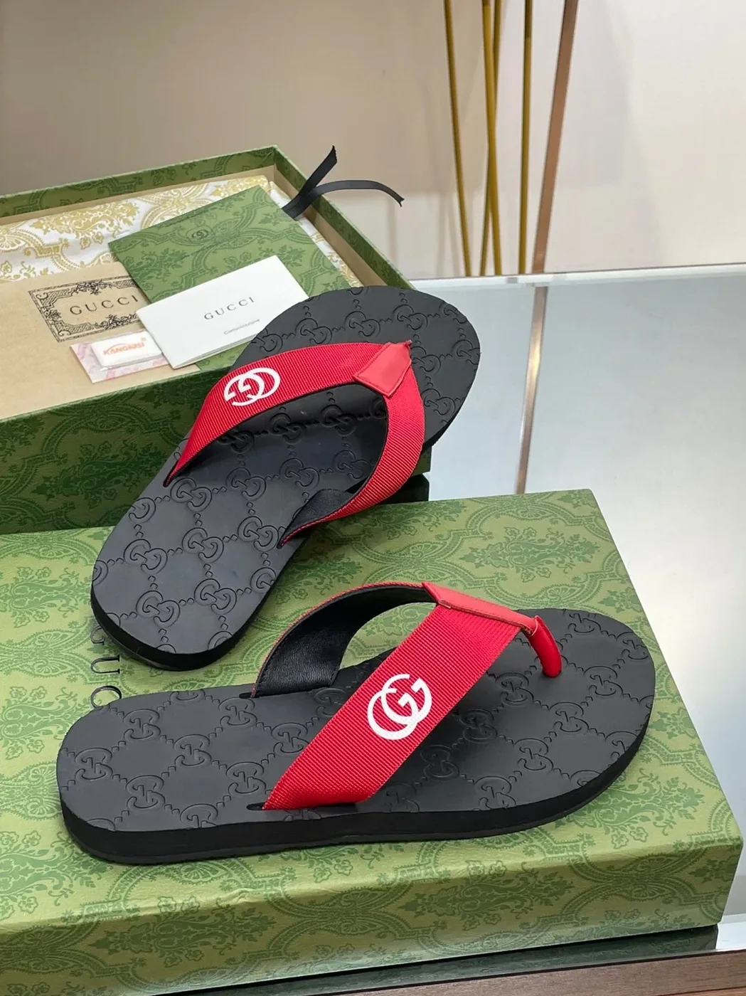 Gucci Thong Sandal Red