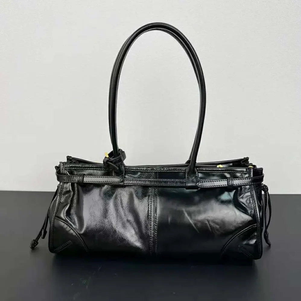 Prada Medium Leather Handbag for Women in Black Prada Medium Leather Handbag for Women in Black