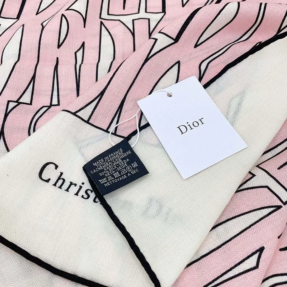 Dior Miss Dior Allover 90 Square Scarf White and Pale Pink Silk Twill for Unisex Dior Miss Dior Allover 90 Square Scarf White and Pale Pink Silk Twill for Unisex