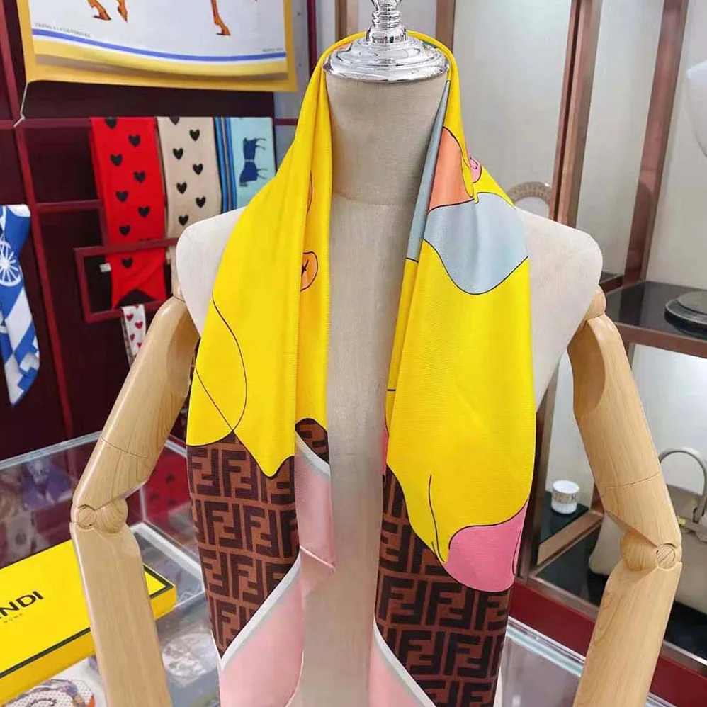 Fendi Show Foulard Multicolor Silk Foulard for Women in Yellow Fendi Show Foulard Multicolor Silk Foulard for Women in Yellow