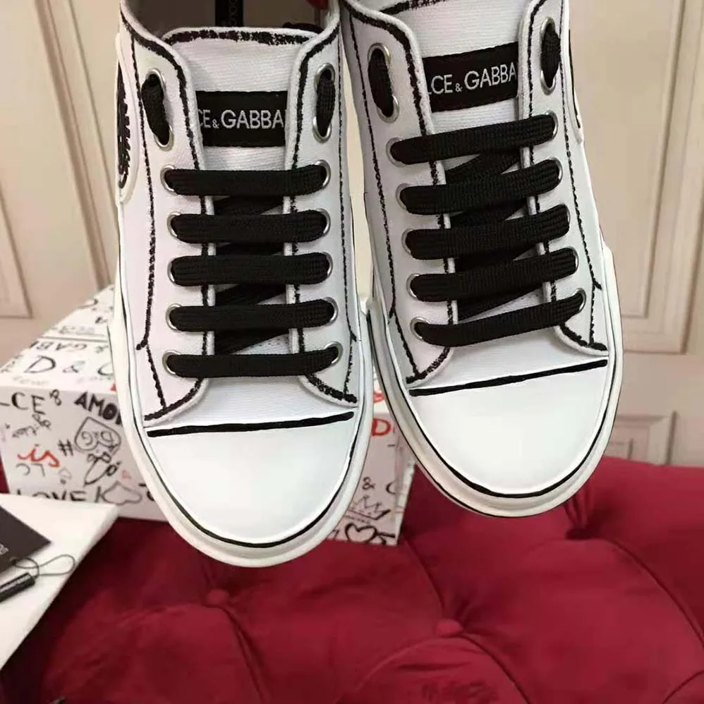 Dolce Gabbana D&G Hand-painted Canvas Portofino Light Sneakers for Women in White Dolce Gabbana D&G Hand-painted Canvas Portofino Light Sneakers for Women in White
