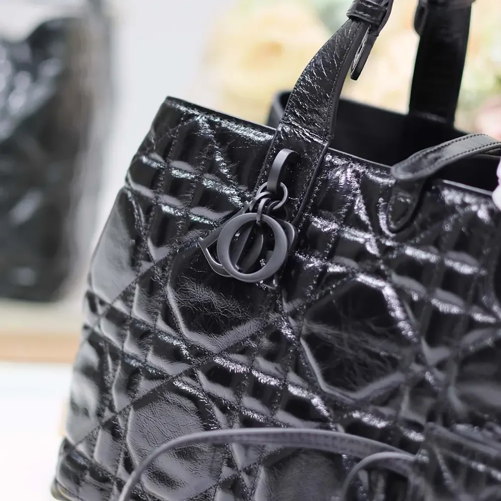 Dior Medium Dior Toujours Bag Black Macrocannage Crinkled Calfskin for Women Dior Medium Dior Toujours Bag Black Macrocannage Crinkled Calfskin for Women