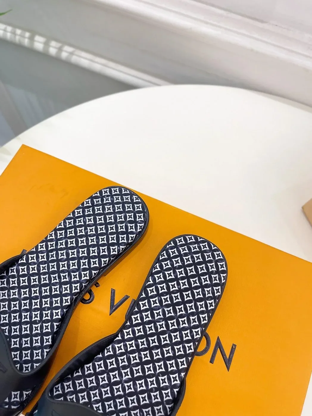 Louis Vuitton Isola Flat Mule LV Black Louis Vuitton Isola Flat Mule LV Black