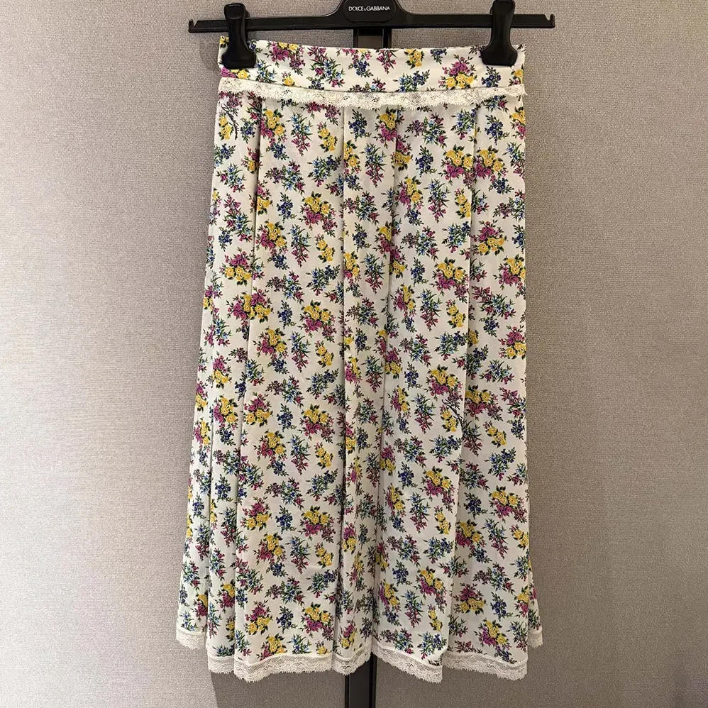 Dolce Gabbana D&G Small Floral for Women in Print Poplin Skirt Dolce Gabbana D&G Small Floral for Women in Print Poplin Skirt