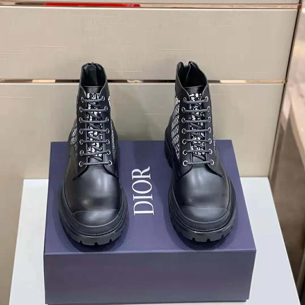 Dior Explorer Ankle Boot Black Smooth Calfskin and Beige and Black Dior Oblique Jacquard for Men Dior Explorer Ankle Boot Black Smooth Calfskin and Beige and Black Dior Oblique Jacquard for Men
