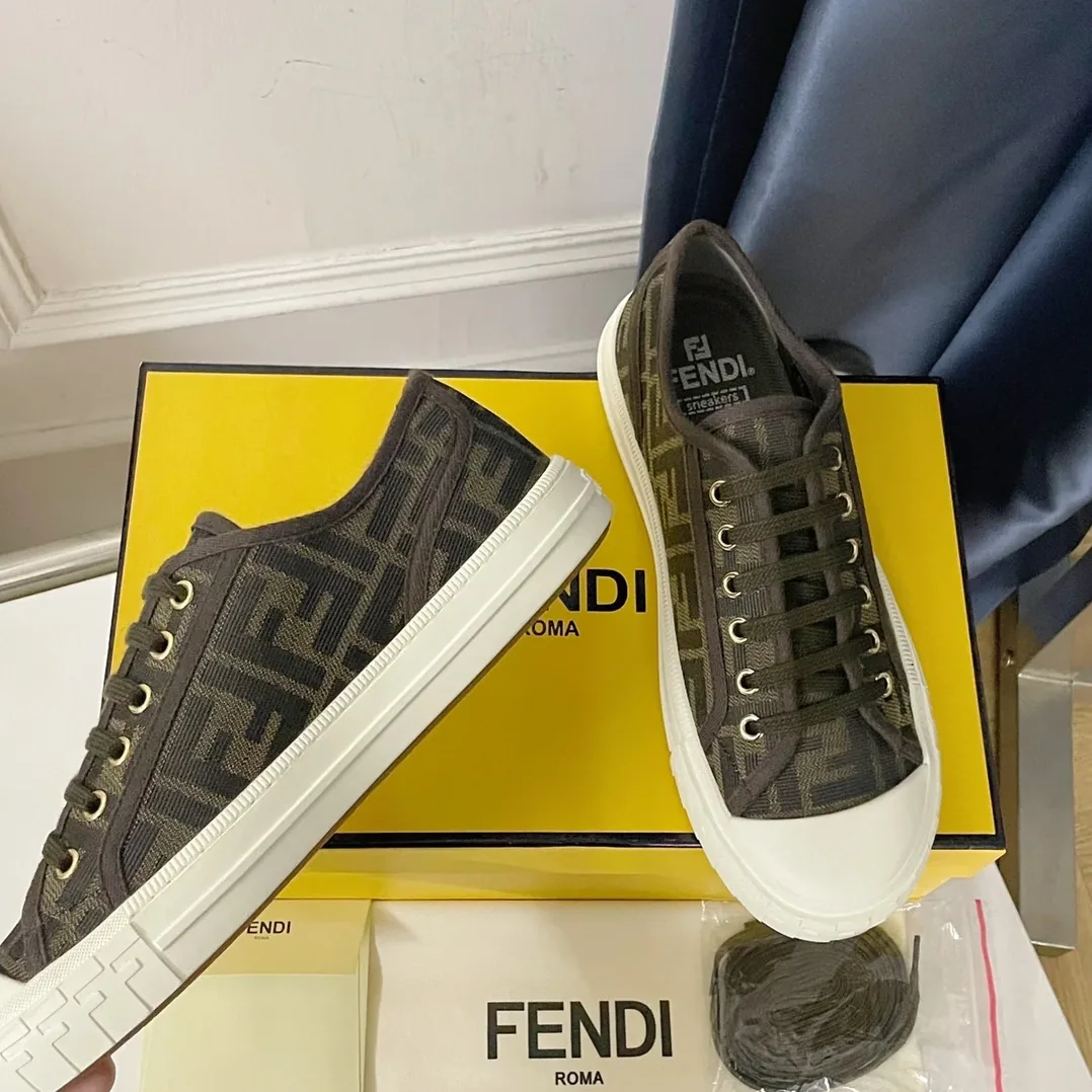 Fendi Domino White FF Fabric Low-Tops 8E8325AJZXF1GQF Fendi Domino White FF Fabric Low-Tops 8E8325AJZXF1GQF