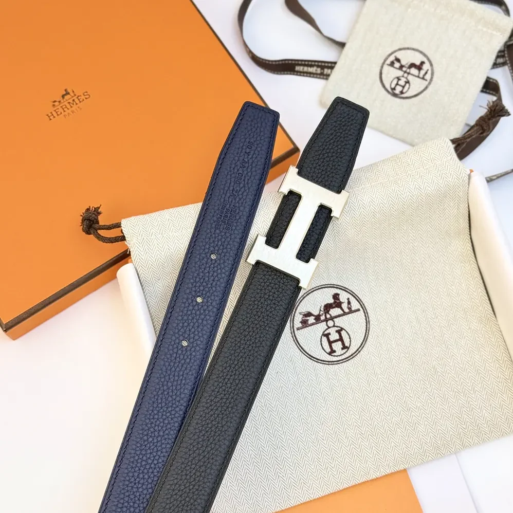 Hermes H Belt Buckle & Reversible Leather Strap 32 mm for Unisex in Black/Navy