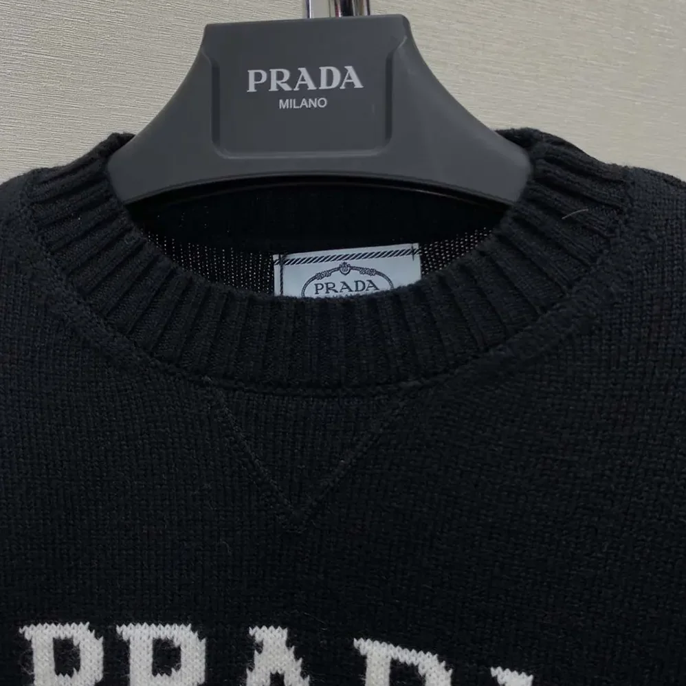 Prada Cashmere and Wool Prada Logo Crew-neck Sweater for Men in Black Prada Cashmere and Wool Prada Logo Crew-neck Sweater for Men in Black