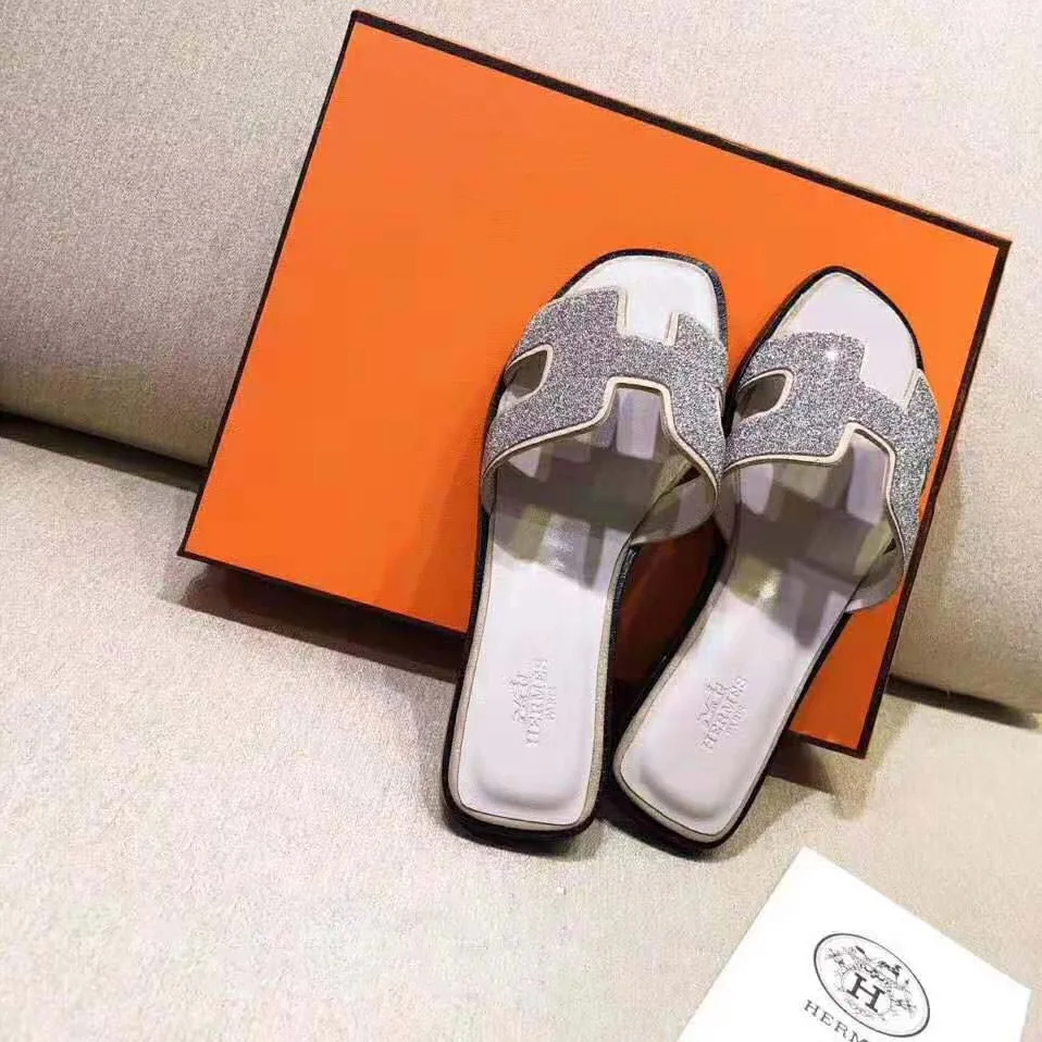 Hermes Oran Sandal Hermes Sandal in Metallic Nappa Leather and Cristal Powder for Women in Sandy