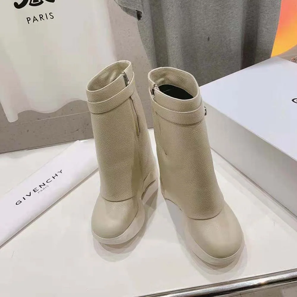 Givenchy Shark Lock Biker Ankle Boots in Grained Leather for Women in Beige