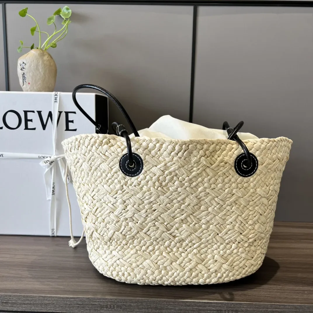 Loewe Small Anagram Basket Bag Beige/Black / A223P65X01 Loewe Small Anagram Basket Bag Beige/Black / A223P65X01
