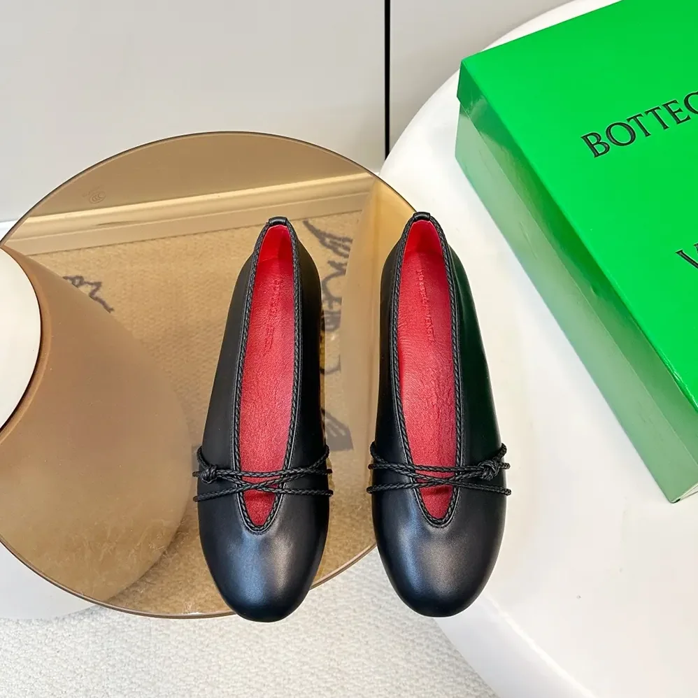 Bottega Veneta Rosa Mary-Jane Ballerina for Women in Black Bottega Veneta Rosa Mary-Jane Ballerina for Women in Black