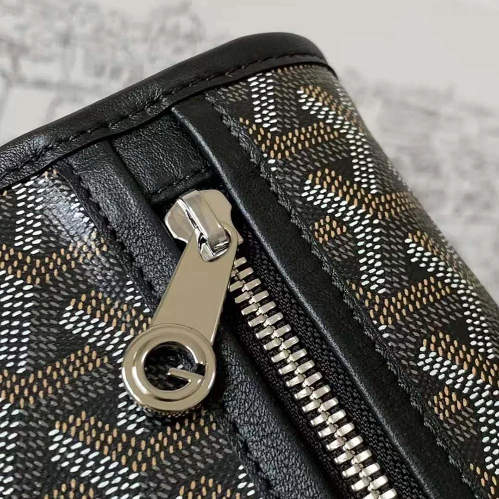 Goyard Saint Léger Backpack in Goyardine Canvas & Chevroches Calfskin for Women in Black Goyard Saint Léger Backpack in Goyardine Canvas & Chevroches Calfskin for Women in Black