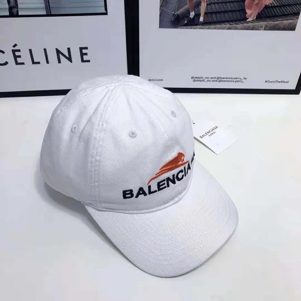 Balenciaga Year Of The Tiger Cap in White and Black Cotton Drill for Women Balenciaga Year Of The Tiger Cap in White and Black Cotton Drill for Women