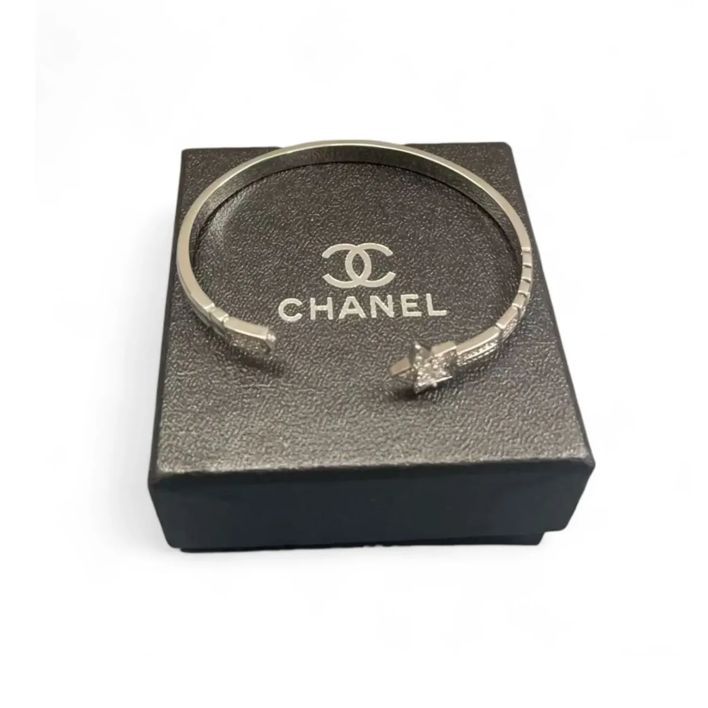 Comète Chevron Bracelet White Gold